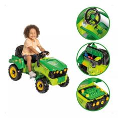 Trator quadriciclo carrinho a pedal com empurrador e apoio de pés Calesita Tracamp Verde
