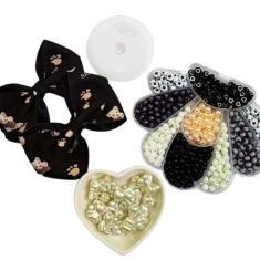 2 Laços Urso Presilha + Kit De Miçangas 725 Pérolas Infantil - Man Avi