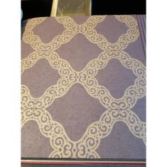 Papel De Parede Vinilico Arabesco Dourado Com Fundo Roxo