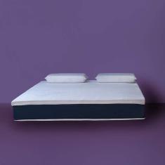 Colchão Queen Mola Ensacada Guldi Macio (25x158x198) e 2 Travesseiros Guldi Nasa Viscoelástico Azul e Branco