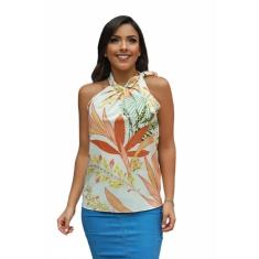 camisa com gola no pescoço