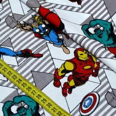 Tecido Estampado Para Patchwork - Marvel: Vingadores Retrô (0,50X1,50)