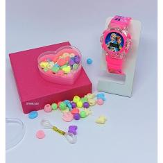 Relógio Infantil Menina Digital Pisca Luz Led Princesas Disney + Kit Miçangas para Montar Criar Pulseiras Colares Anel