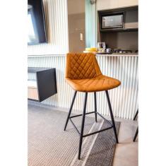 Banqueta Baixa Assento Estofado Petrópolis  Móveis - Rivatti