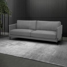 Sofá Decorativo Karine 3 Lugares Sala de estar 240cm Pés em Aço Couro 