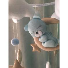 Móbile de berço Urso na lua, base de madeira redonda, peças em feltro 