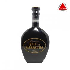 Cachaça Artesanal Especial Black Cerâmica Vale da Canastra Minas 750ml