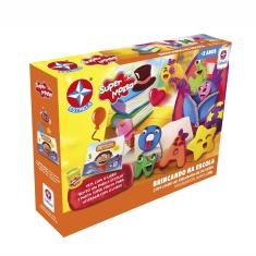 Super Massa Estrela Brincando na Escola com Livro