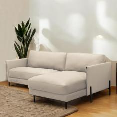 Sofá Decorativo Karine 3 Lugares Sala de estar 230cm com Chaise Pés em Aço Couro Bege G88 - Gran Belo