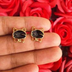 Brinco De Gatinho Resinado Preto Folheado A Ouro 18K