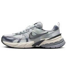 Nike Tênis feminino V2k Run, Platina pura/cinza metálico claro/cinza lobo, 40