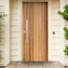 Porta Ripada Cedro Batente 14 Fechadura Rolete Puxador Barra Chata 600mm 92 X 210 Esquerdo Rodam