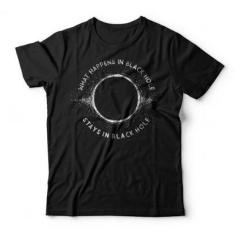 Camiseta Buraco Negro-Unissex