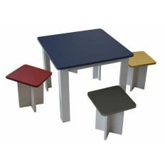 Mesinha infantil com banquetas em MDF