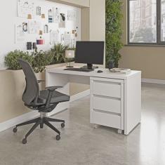 Mesa de Escritório 135cm com Gaveteiro com Rodízio Ficus Cabecasa Madeiramadeira