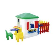 Casinha de Brinquedo e Boneca Infantil Freso com Cerquinha