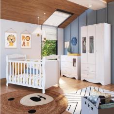Quarto de Bebê Guarda Roupa Cômoda com Janelas Retângulo e Berço Ameri