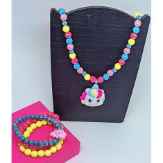 Kit Conjunto Colar e Pulseiras Infantil Miçangas Pérolas Coloridas Disney Barbie Wandinha Unicórnio Mickey Blogueirinha