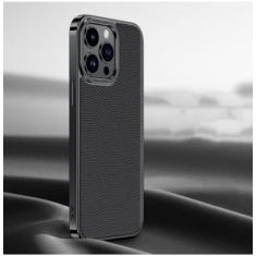 Capa de telefone de couro genuíno de luxo para iPhone 14 13 12 Pro Max Estrutura de revestimento de metal Proteção de lente Capa macia de couro real, preta, para iPhone 13 ProMax