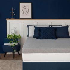 Cama Box Queen Azul com Colchão Guldi Dream Mola Ensacada (30x158x198) e 2 Travesseiros Guldi Soft Nasa Cinza e Branco
