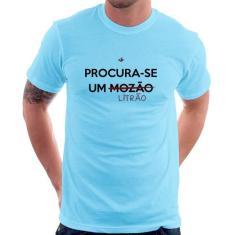 Camiseta Procura-se um Litrão - Foca na Moda, Azul bebê, M