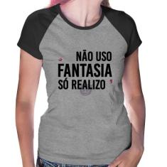 Baby Look Raglan Não uso fantasia, só realizo - Foca na Moda, Cinza, P