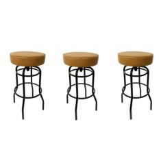 Banqueta Bar Altura 65cm Giratória cor Preta Assento cor Caramelo gros