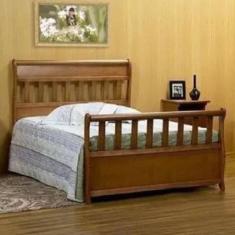 Cama Maciça 1,30 x 1,90 - Móveis de Gramado