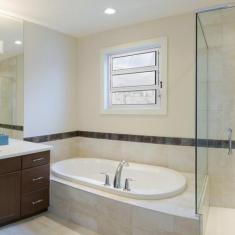 Janela Basculante 1 Secção Central Topsul Vidro Mini Boreal 60x60cm Es