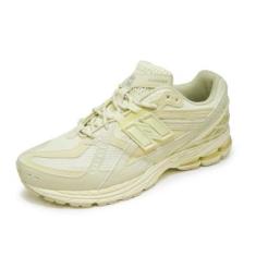 Tênis New Balance M1906NK Bege-Masculino