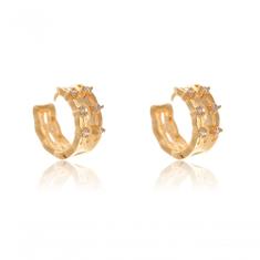 Brinco Argola Trabalhada Vazada Com 4 Zircônias Folheado Em Ouro 18k