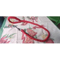 Guia Trançada, totalmente feita a mão, para cachorros de médio e grande porte. Cordas de 6mm para o trançado e medindo pouco mais de 83 cm de comprimento. Ideal para você passear com