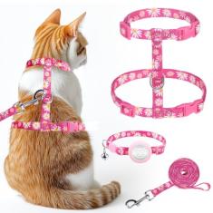 KOOLTAIL Conjunto de coleira e coleira para gatos à prova de fuga com coleiras de suporte de Airtag (3 em 1), confortável, leve, ajustável, para gatos pequenos, médios e grandes, caminhadas e viagens,