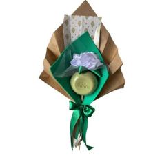 Buque de Rosa Artificial C/uma flor de cetim e um Sabonete - Eli Prese