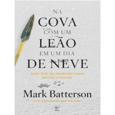 Na Cova Com Um Leão Em Um Dia De Neve