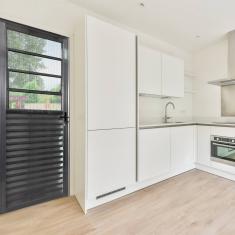 Porta Basculante Aluminio Brilhante 2.10 x 0.70 - Hale