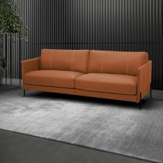 Sofá Decorativo Karine 3 Lugares Sala de estar 210cm Pés em Aço Couro Conhaque G88 - Gran Belo