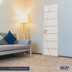 Kit Porta de Madeira Decorada 212x65cm com Batente de Alumínio 3,6cm Neblina mgm