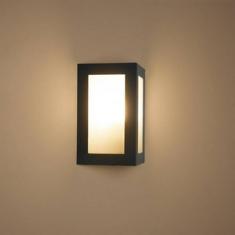 Arandela Triangular Em Alumínio Parede Muro Externa E Interna Cor:Preto