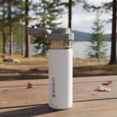 Garrafa térmica Quick Flip Stanley 710ml Polar 8117