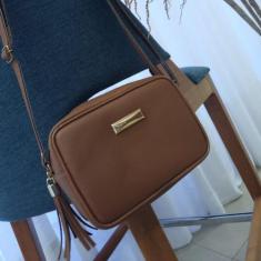 Bolsa Feminina Quadrada Pequena Básica Alça Transversal - TREND BAGS, 