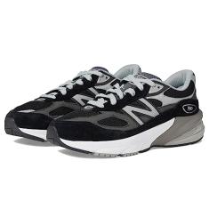 New Balance Tênis infantil 990 V6 com cadarço, Preto/prata, 19