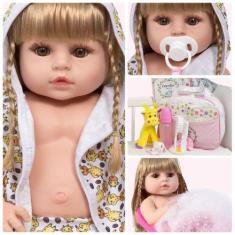 Boneca Reborn Silicone Loira Saída de Banho Girafa 21 Itens - Cegonha 