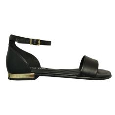 Sandália Rasteira Feminina Beira Rio Fechada Atras 8263.980