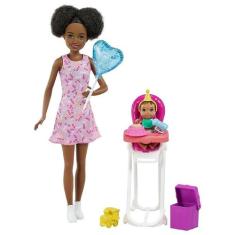 Boneca Barbie Skipper Babysitters Negra FHY97 GRP41 - Mattel, Colorido