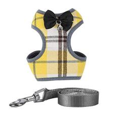 Conjunto de coleira e coleira para cães, malha macia, sem puxar, colete com sino de gravata borboleta para cães pequenos, filhotes e gatos, treinamento ao ar livre e corrida, padrão xadrez clássico