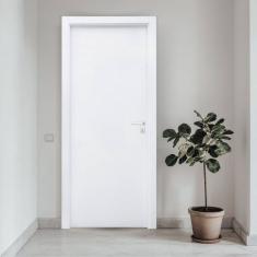 Porta Lisa Uv Batente Regulável 07 Cm a 13 Cm Guarnição 7 Cm 72 X 210 Esquerdo Rodam