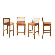 Kit 4 Banquetas com Encosto e Apoio para Pés Tiê Cabecasa Madeiramadeira Amêndoa/Caramelo