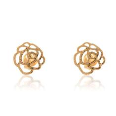 Brinco Pequeno De Rosa Vazada Folheado Em Ouro 18k - Floratta Joias