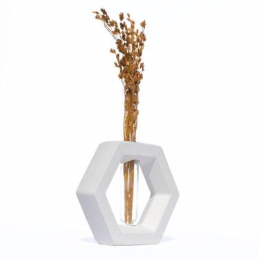 Imagem de Vaso Decorativo Solitário Hexa 16,5cm Artesanal Em Cimento Branco